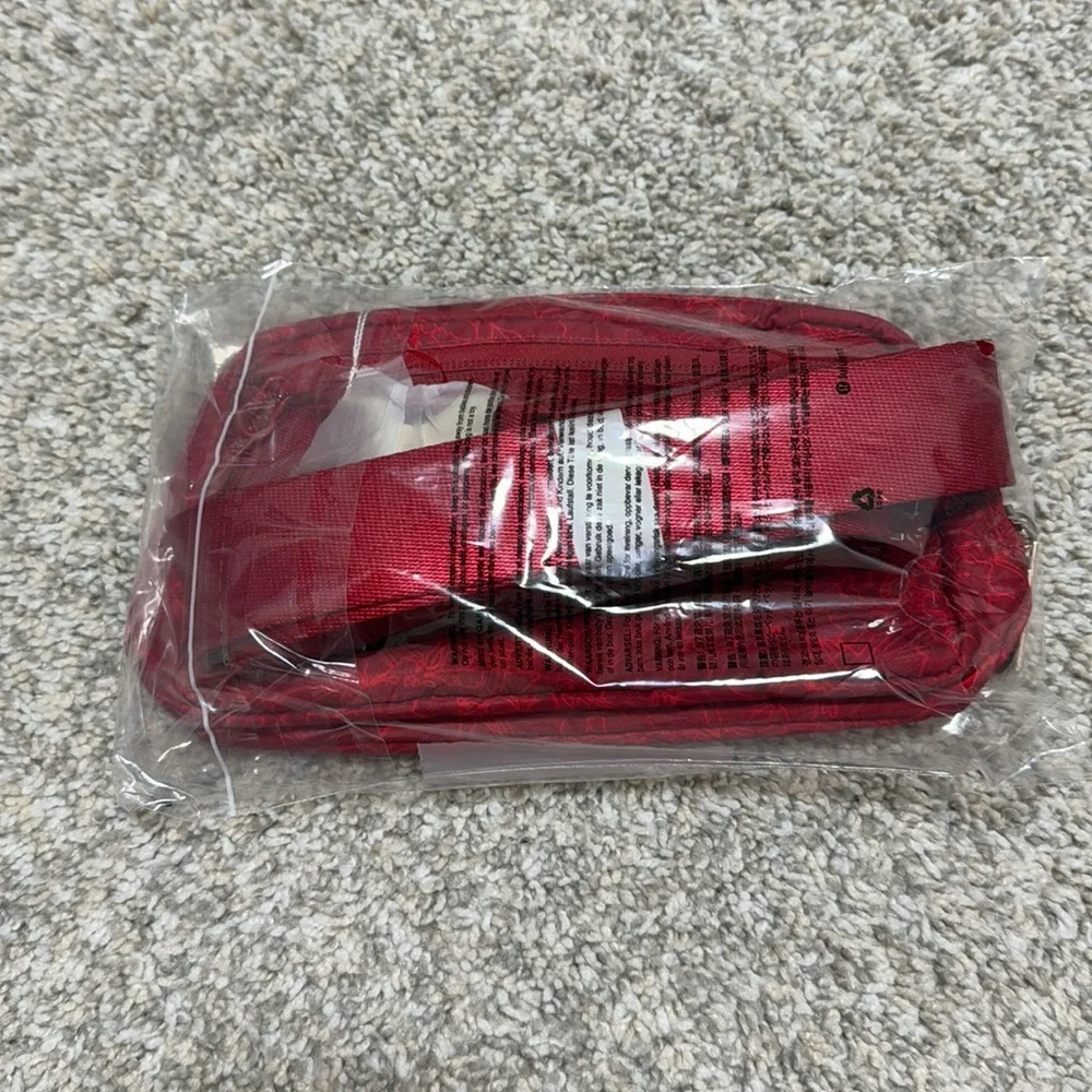 NWT Lululemon Special Edition 2025 Lunar New Year Red Everywhere Belt Bag 1L - Picture 10 of 10